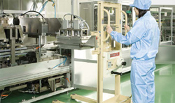 采用专用{m降机易于拆装模具
